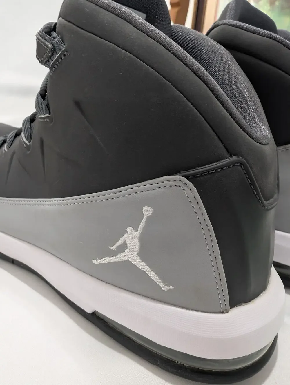 Jordan Air Deluxe (M Size 13) 807717 003 Dark Gray White Wolf Gray